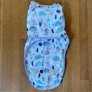 Aden + Anais easy swaddle